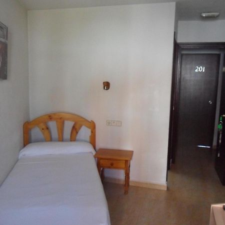 Hostal El Descanso Μαδρίτη Εξωτερικό φωτογραφία