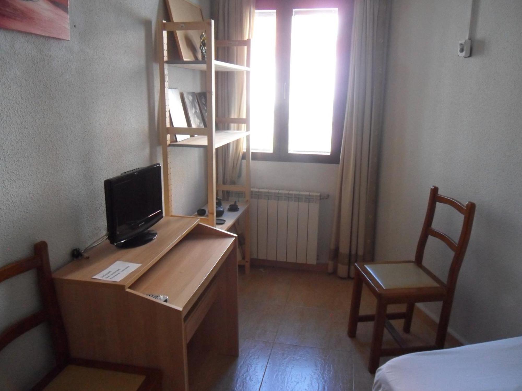 Hostal El Descanso Μαδρίτη Εξωτερικό φωτογραφία