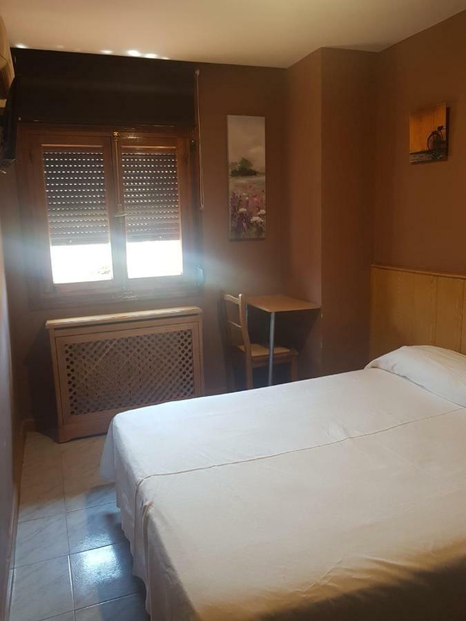 Hostal El Descanso Μαδρίτη Εξωτερικό φωτογραφία