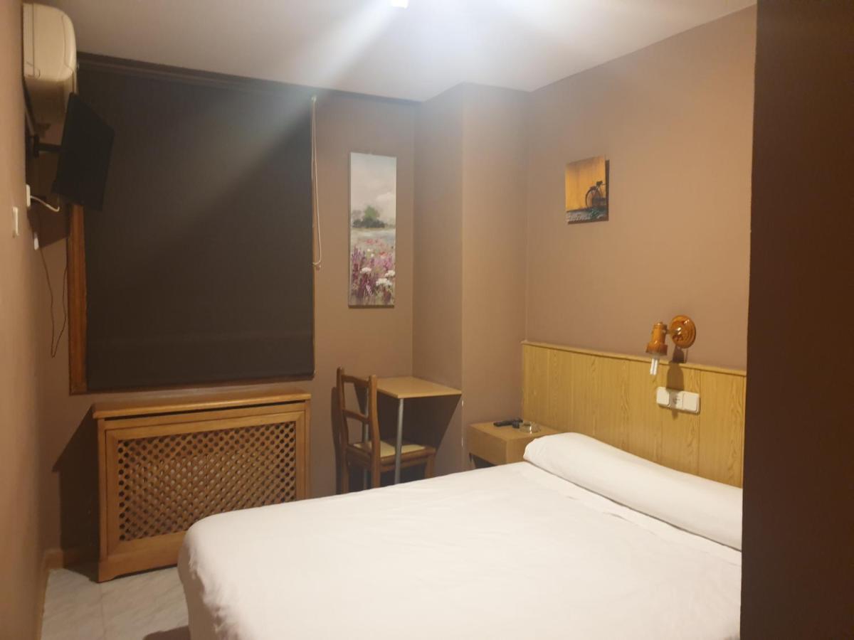 Hostal El Descanso Μαδρίτη Εξωτερικό φωτογραφία