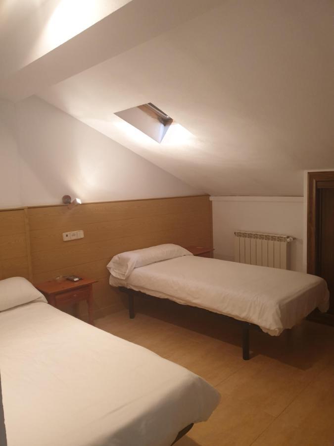Hostal El Descanso Μαδρίτη Εξωτερικό φωτογραφία