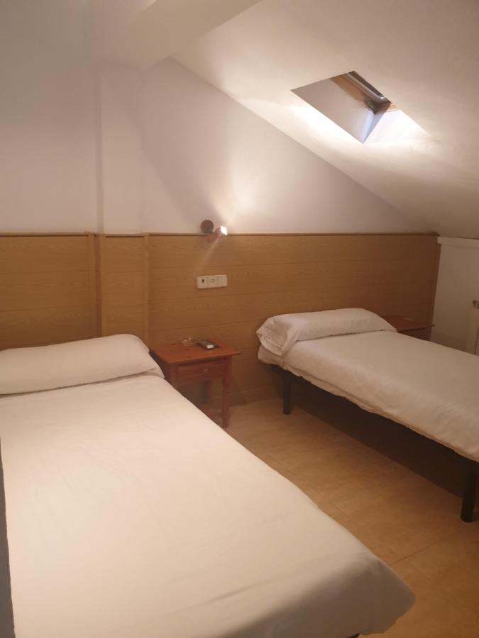 Hostal El Descanso Μαδρίτη Εξωτερικό φωτογραφία